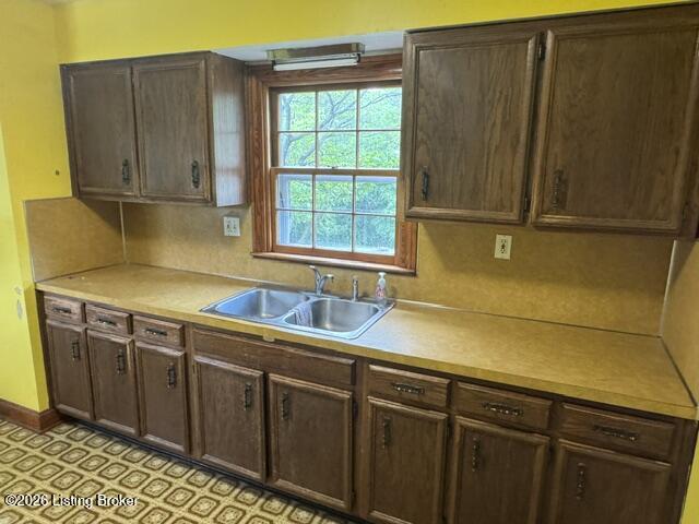 4609 Glen Rose Rd Property Photo 3