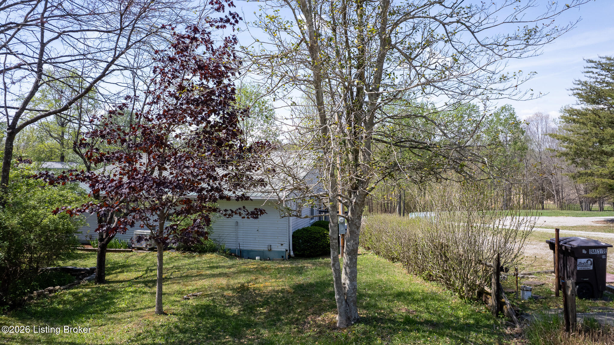 16 Lakeside Dr Property Photo 11