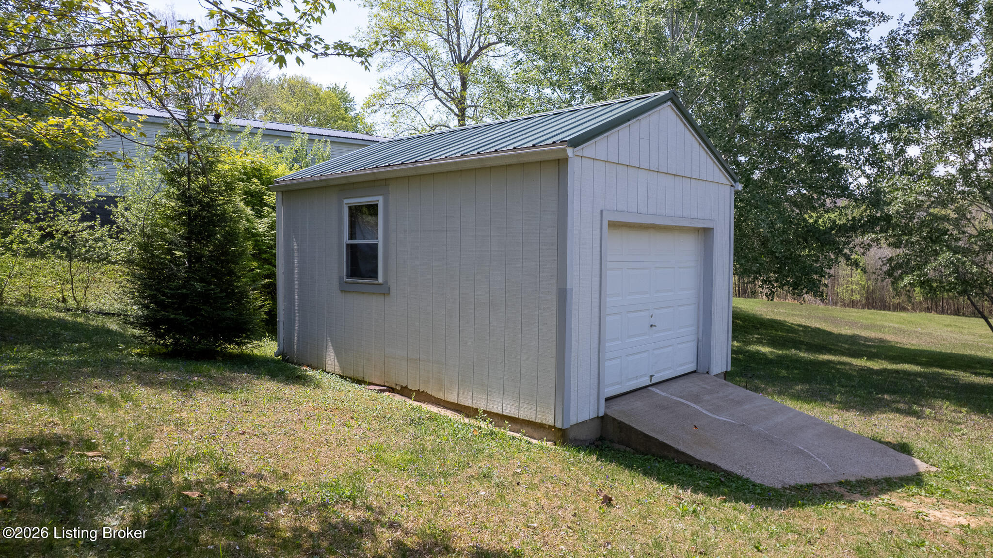 16 Lakeside Dr Property Photo 15
