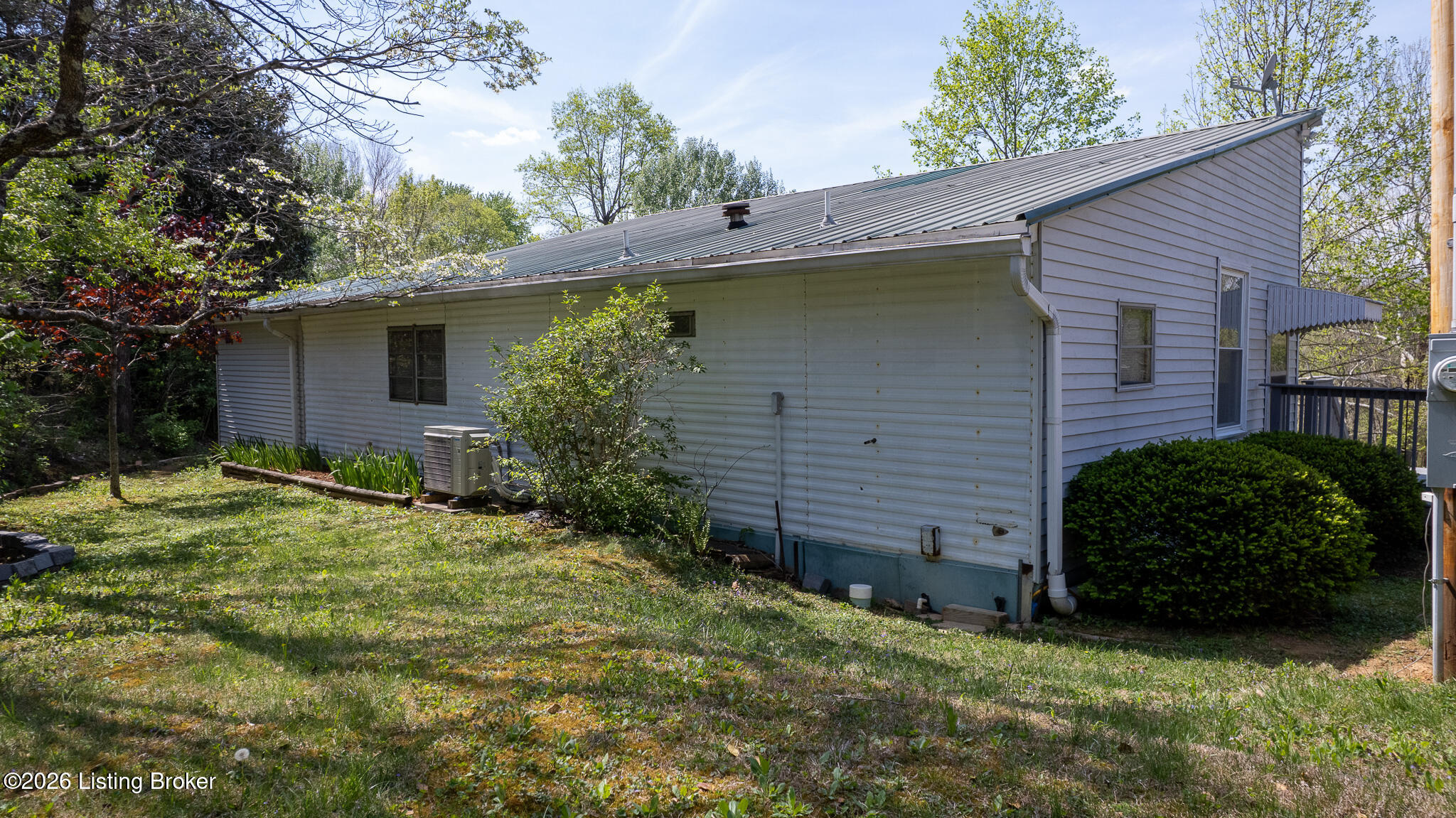16 Lakeside Dr Property Photo 18