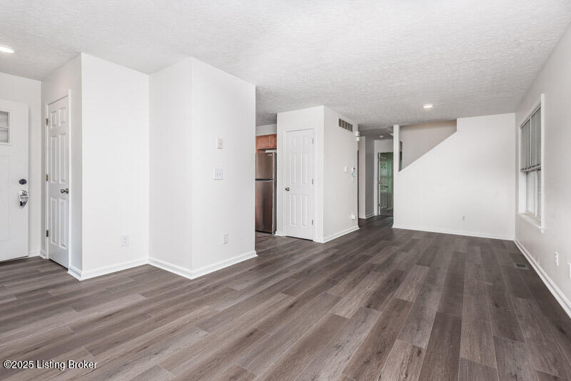 3223 Herman St Property Photo 6