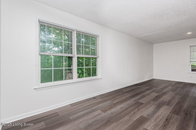 3223 Herman St Property Photo 8