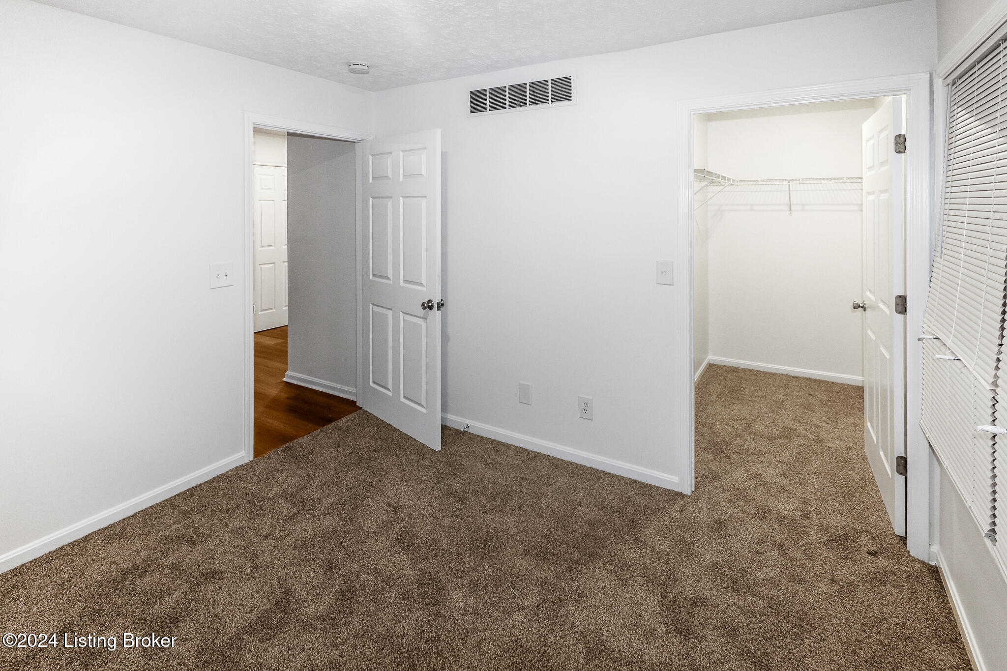 3223 Herman St Property Photo 10