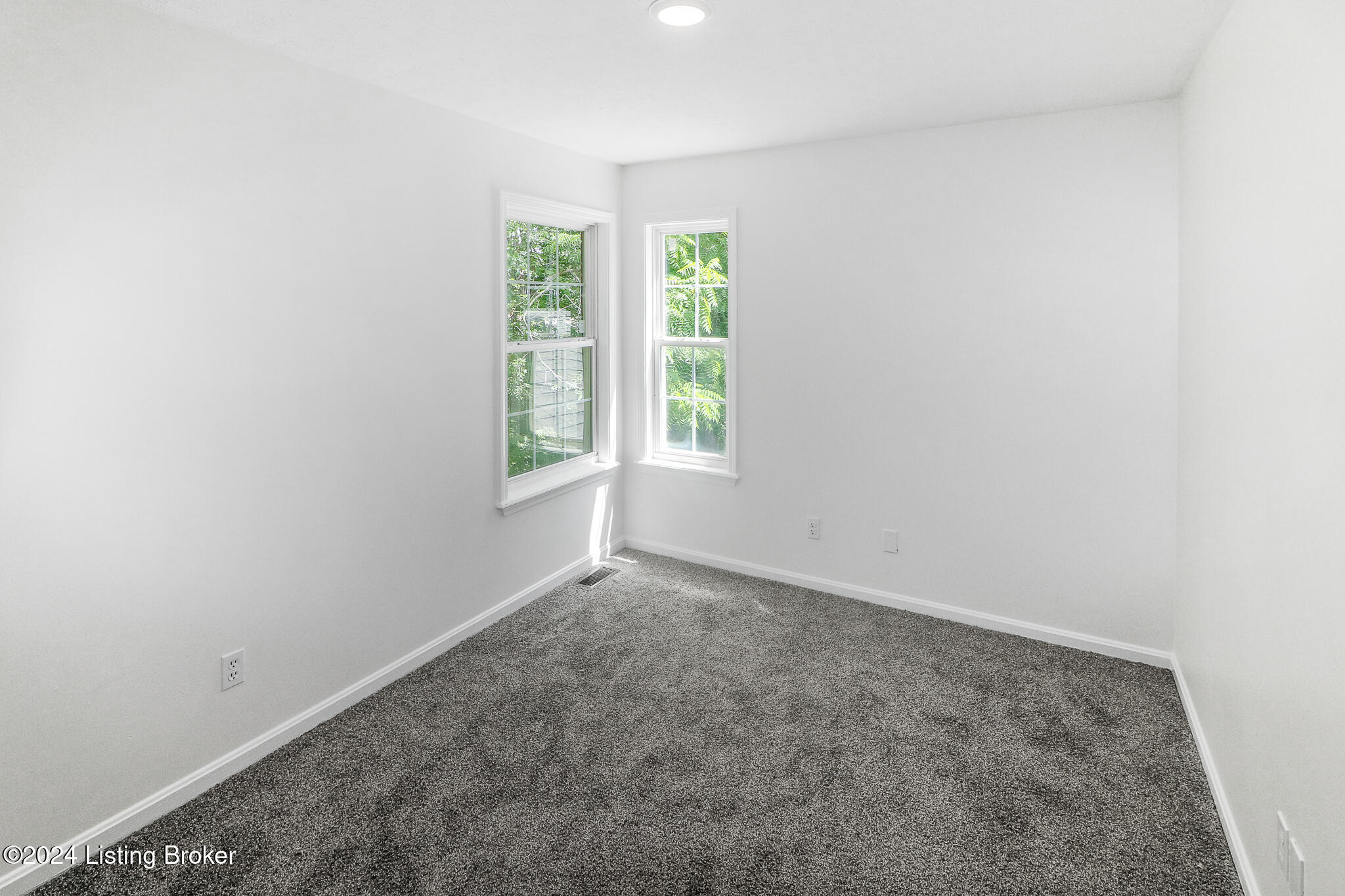 3223 Herman St Property Photo 11