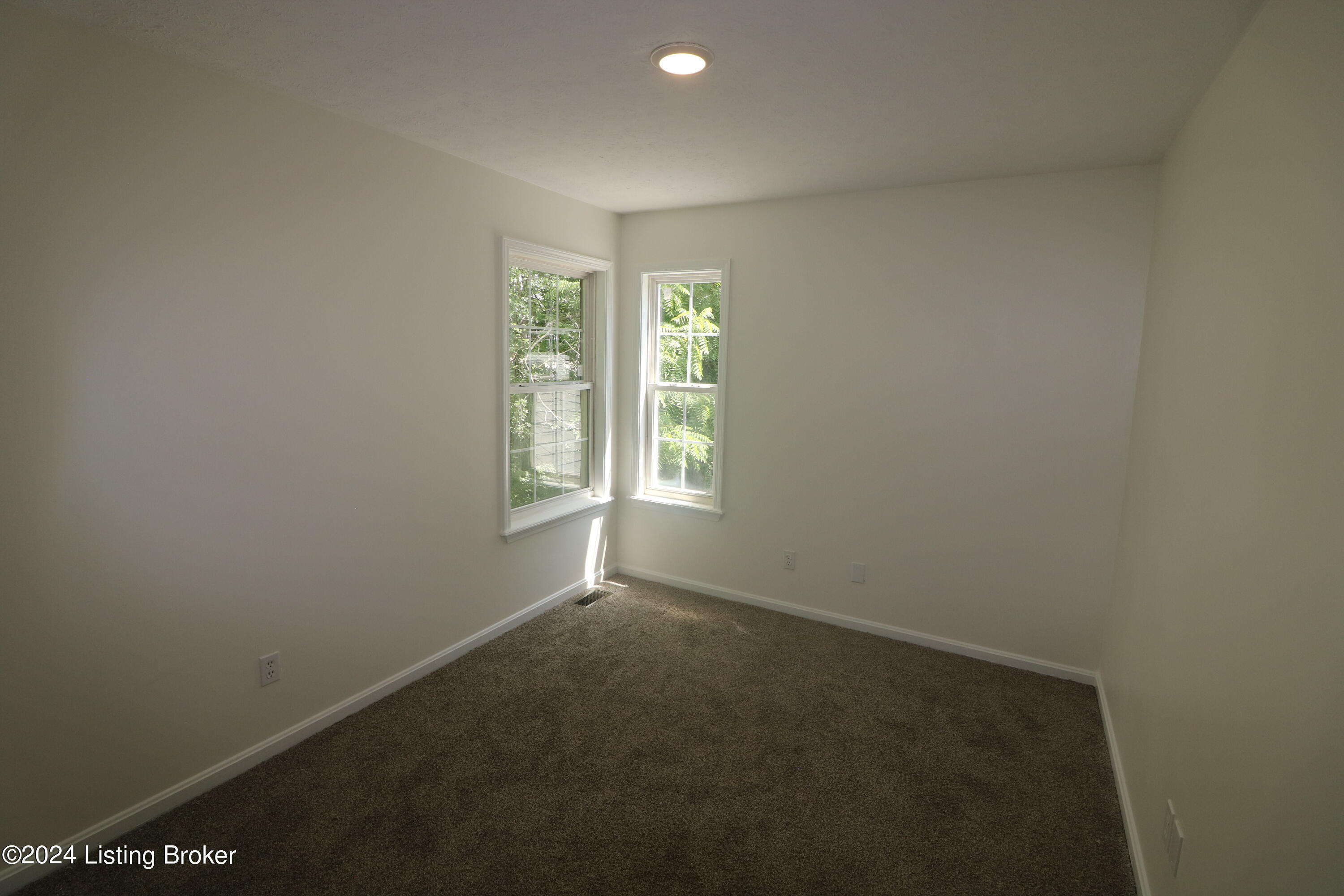 3223 Herman St Property Photo 25
