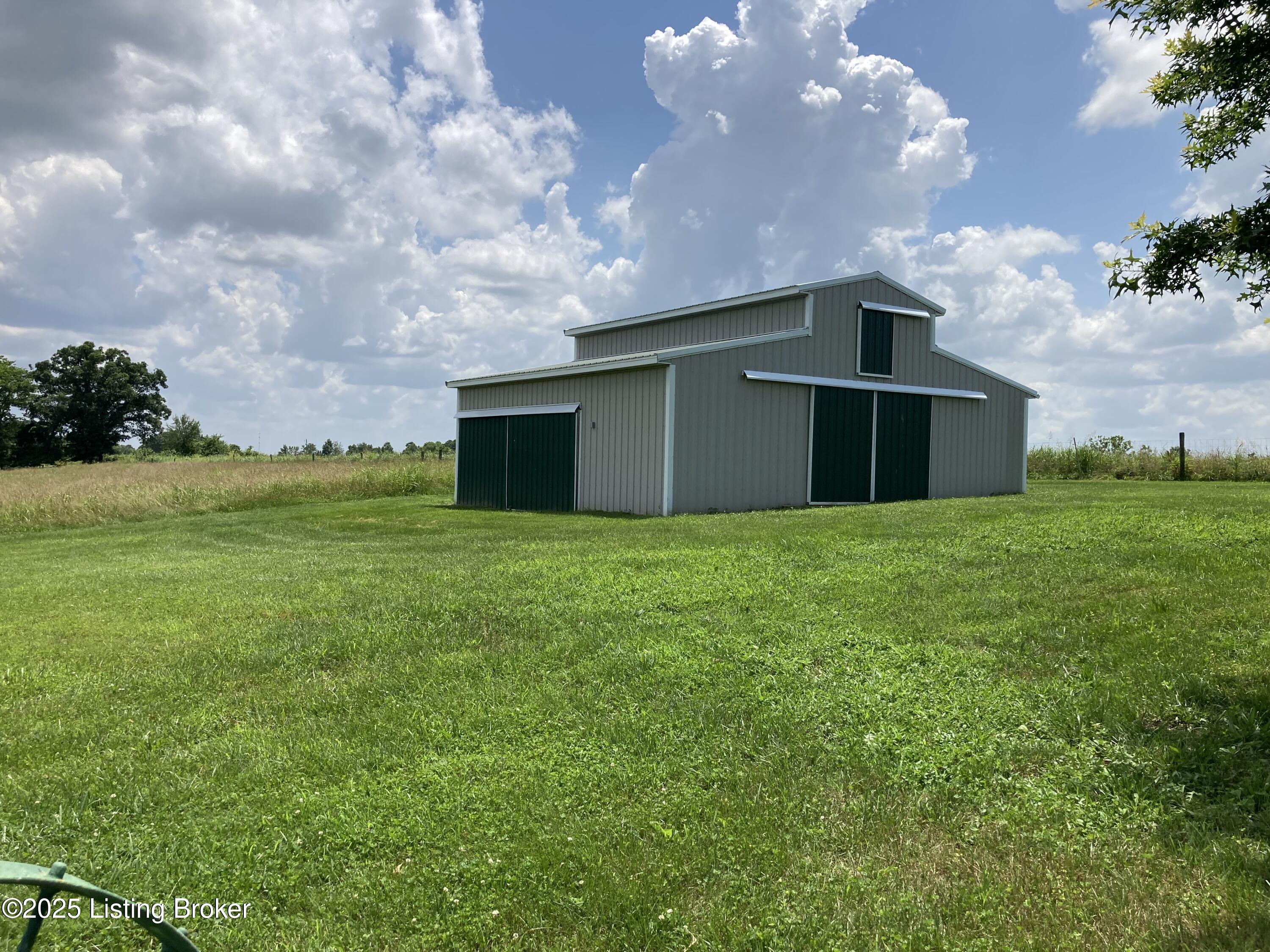 8116 Lawrenceburg Rd Property Photo 3