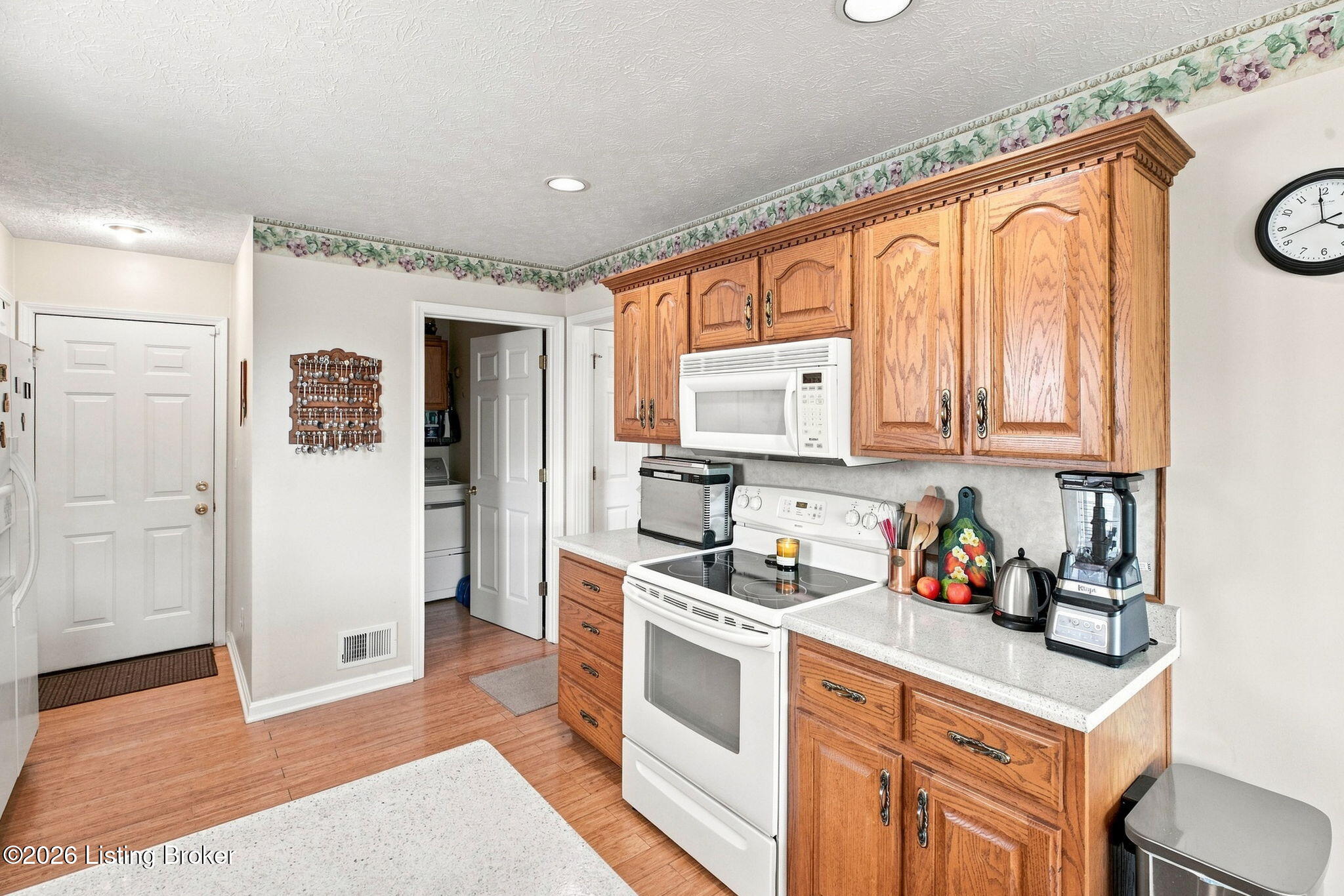 389 Spring House Ln Property Photo 17