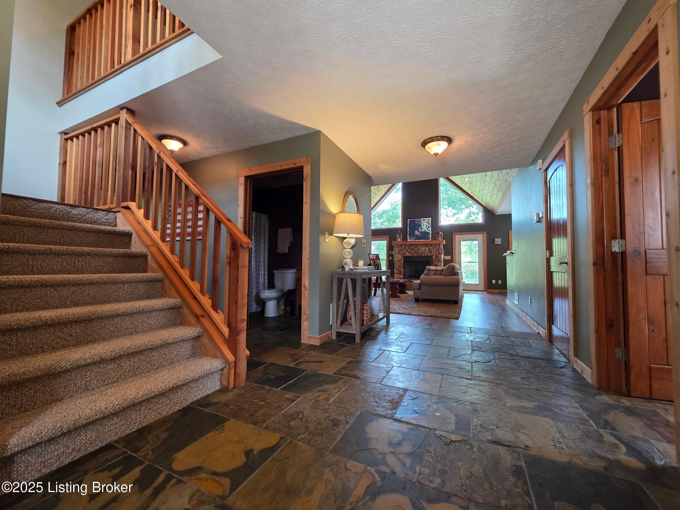 193 Meadowview Ln Property Photo 6