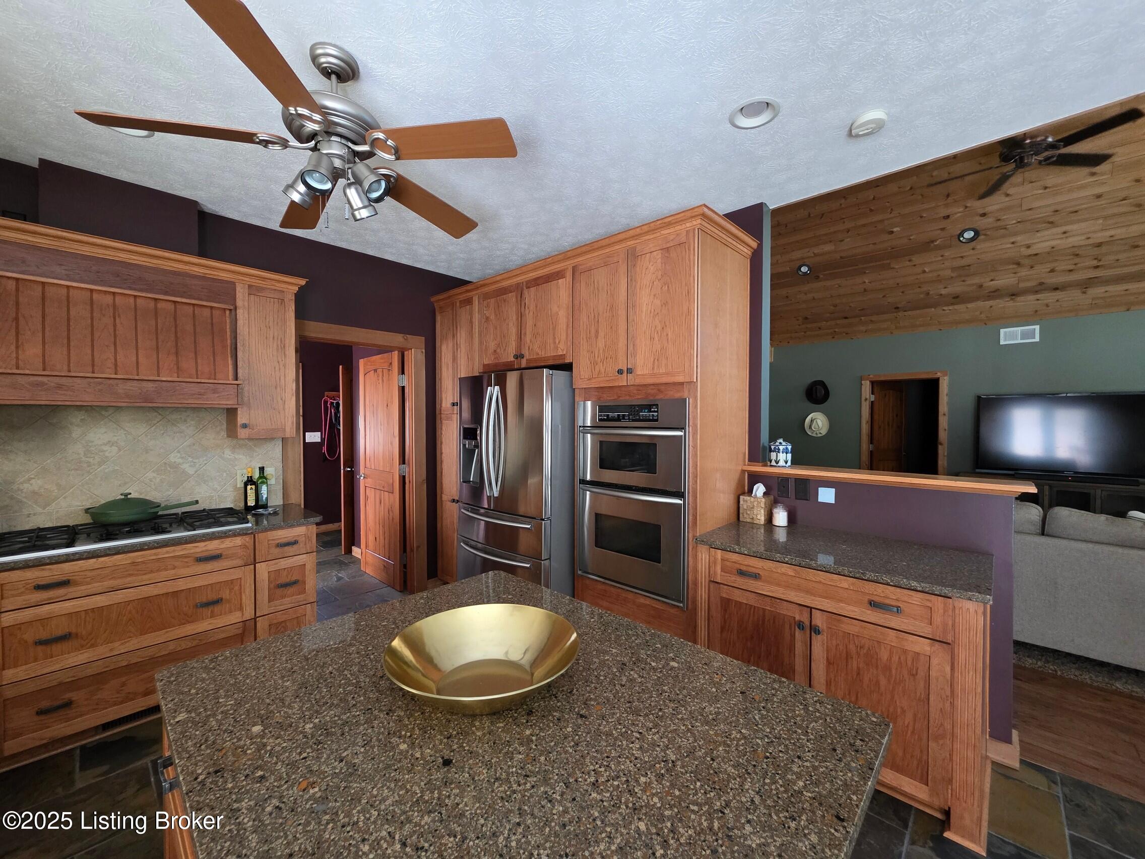 193 Meadowview Ln Property Photo 9