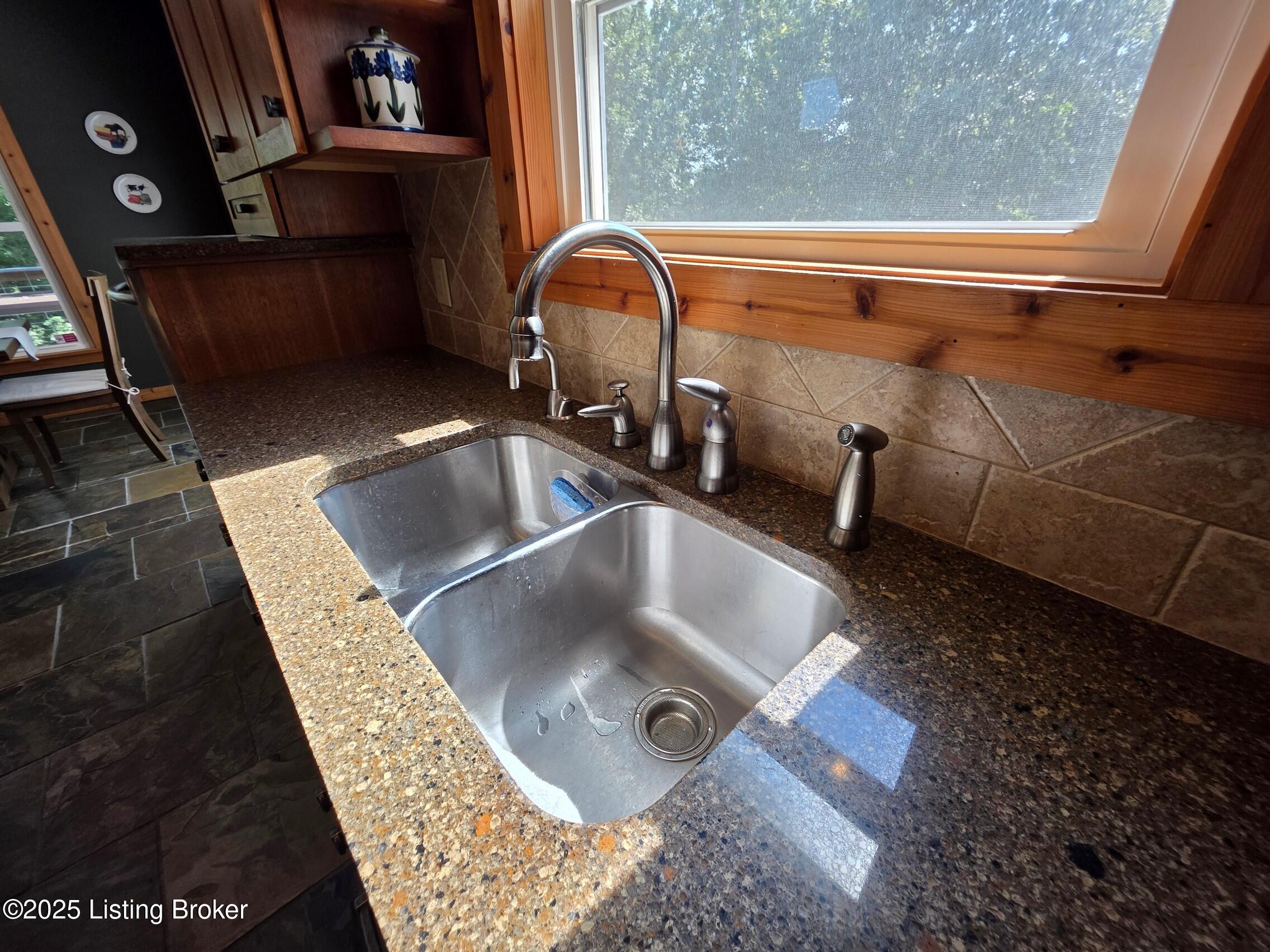 193 Meadowview Ln Property Photo 14