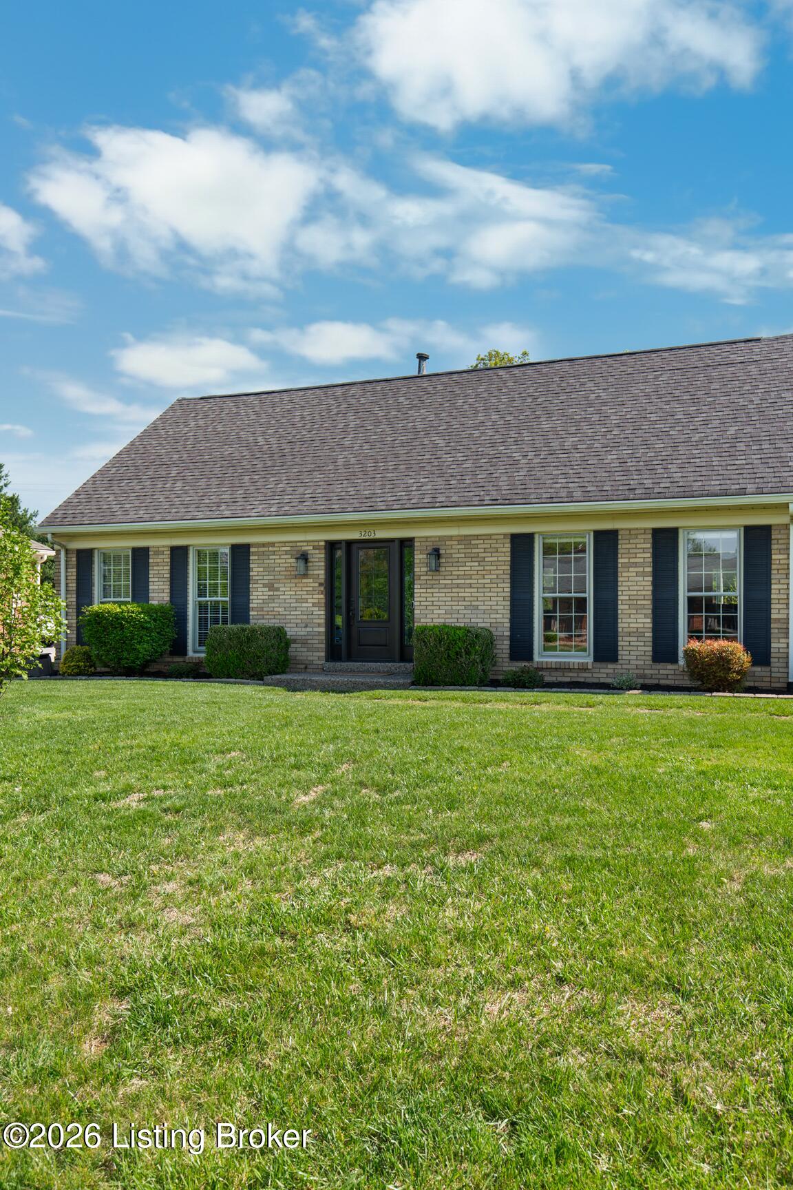 3203 Morningview Dr Property Photo 2