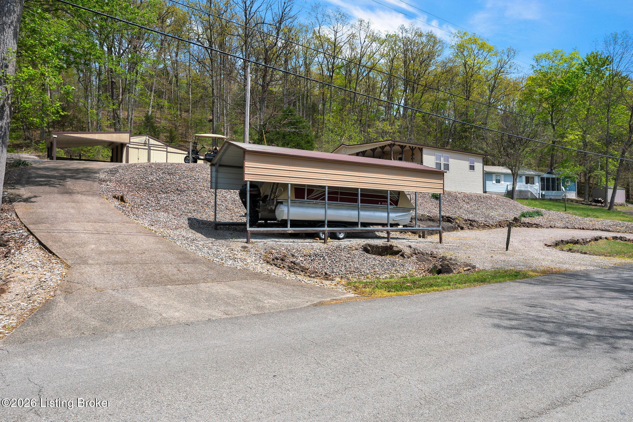 192 Ridgecrest Dr Property Photo 4