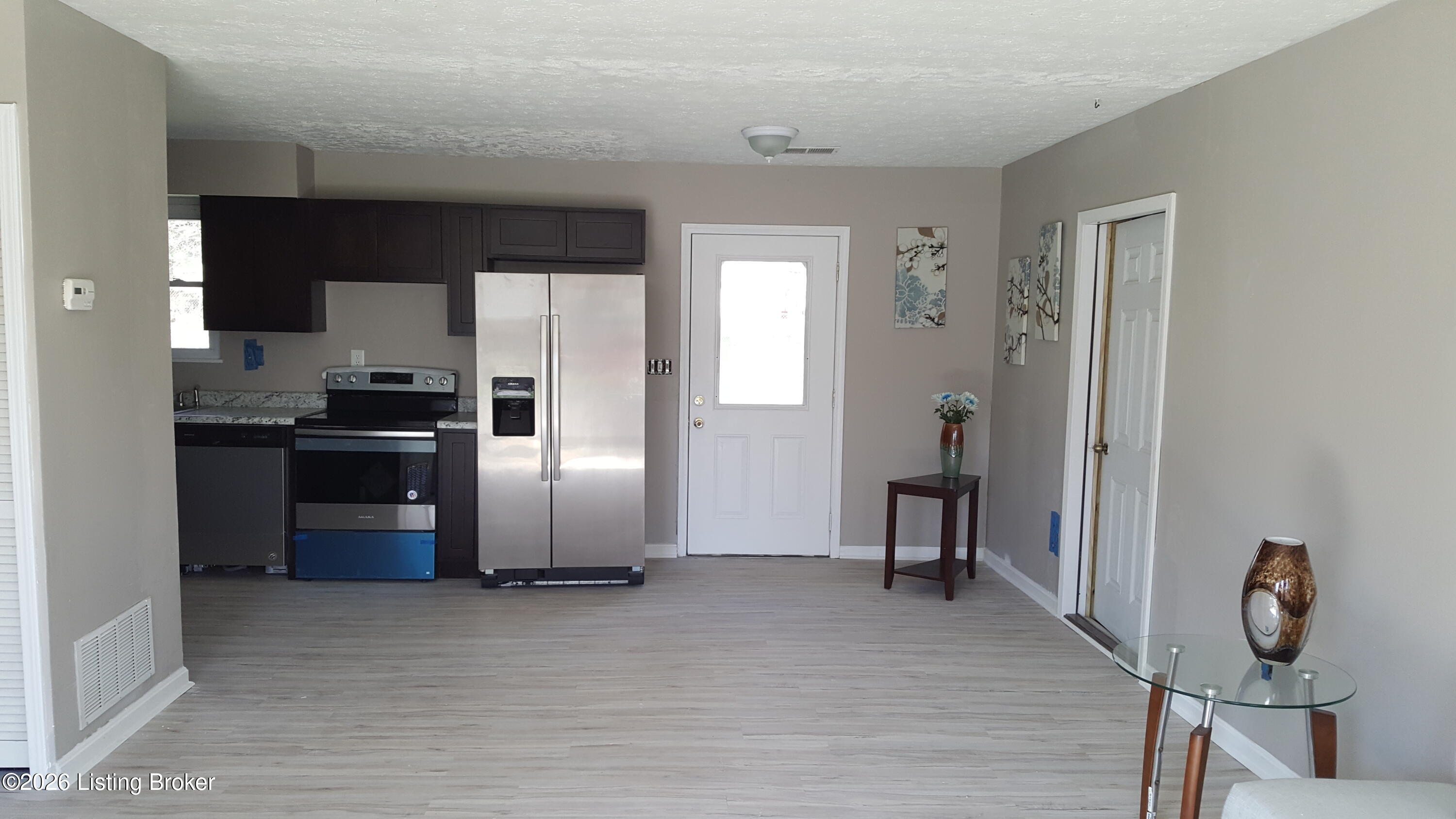 130 Bivins Ct Property Photo 4