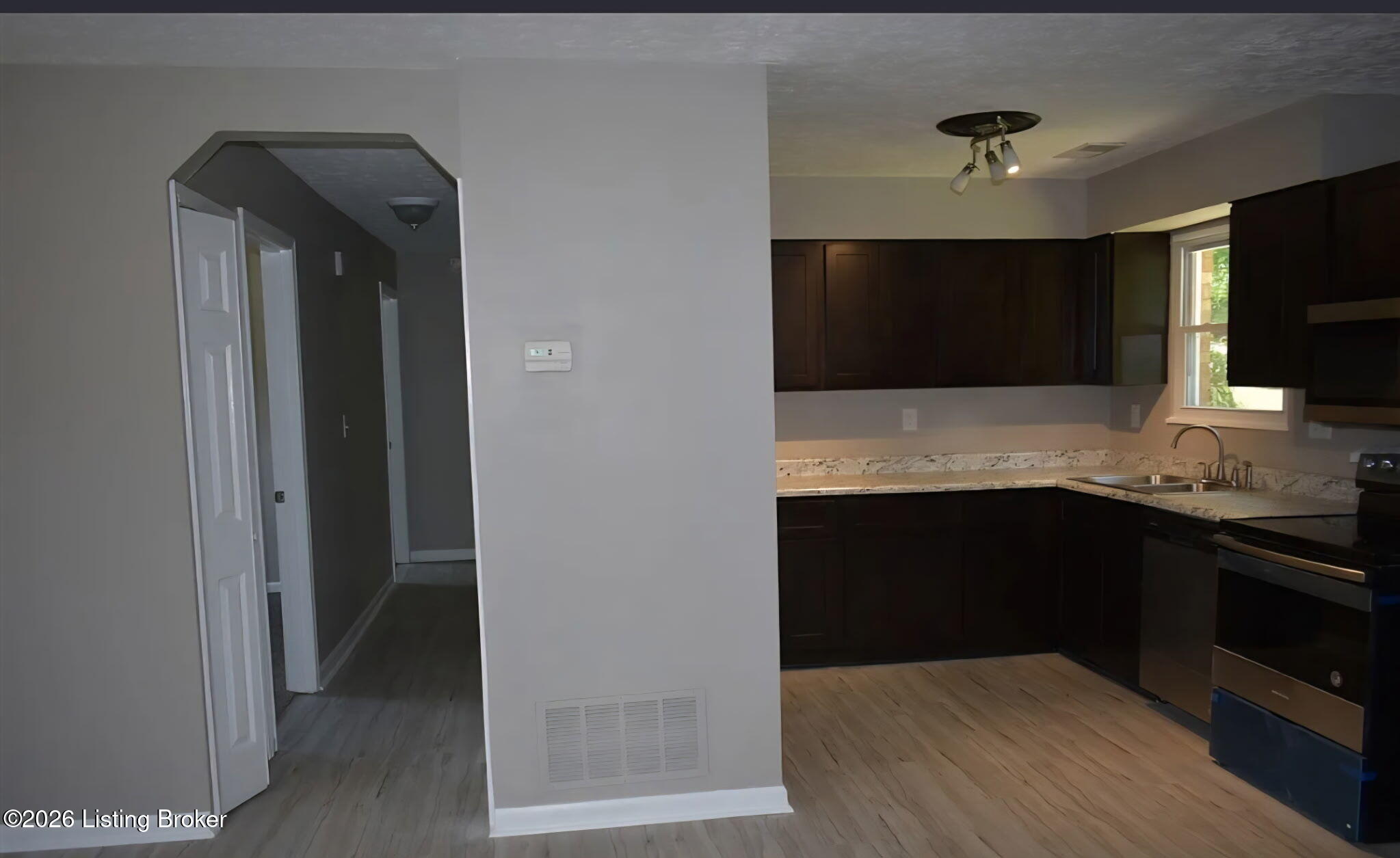 130 Bivins Ct Property Photo 6