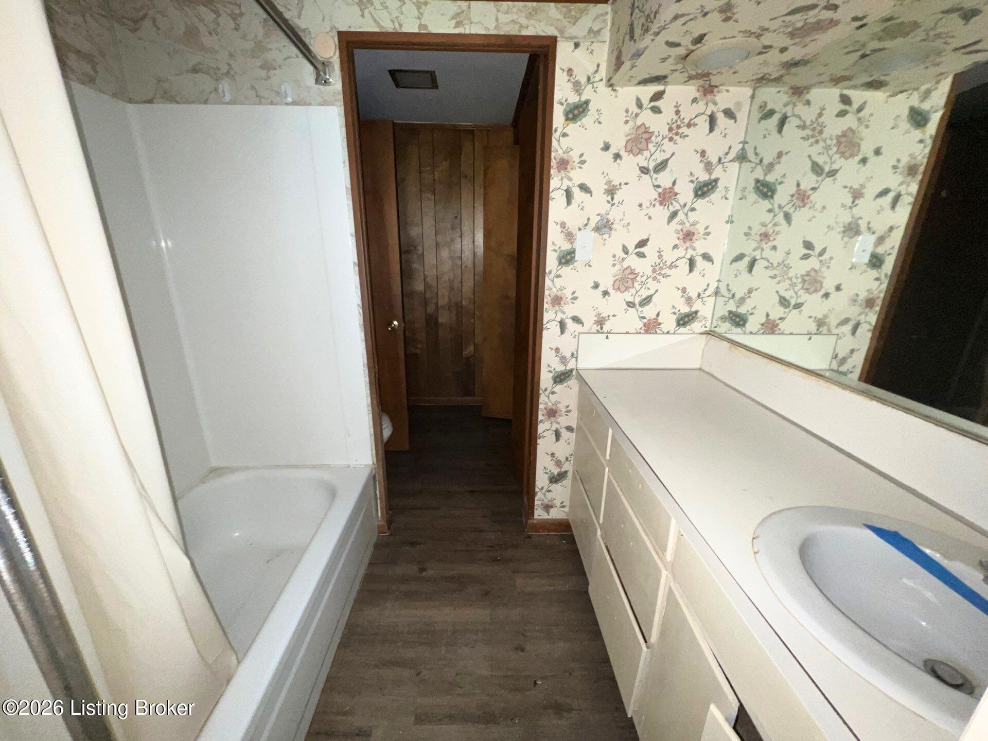 110 W Pierson St Property Photo 16