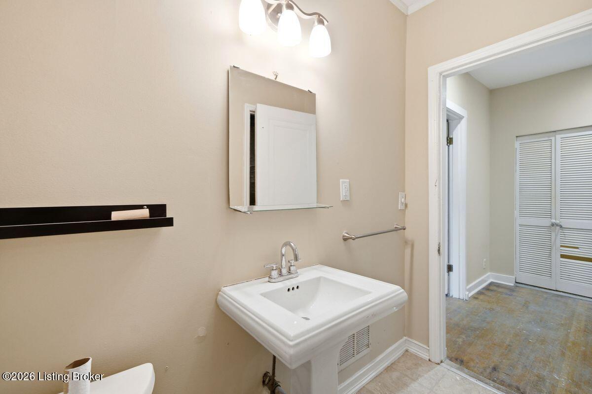 2114 Bonnycastle Ave Property Photo 26