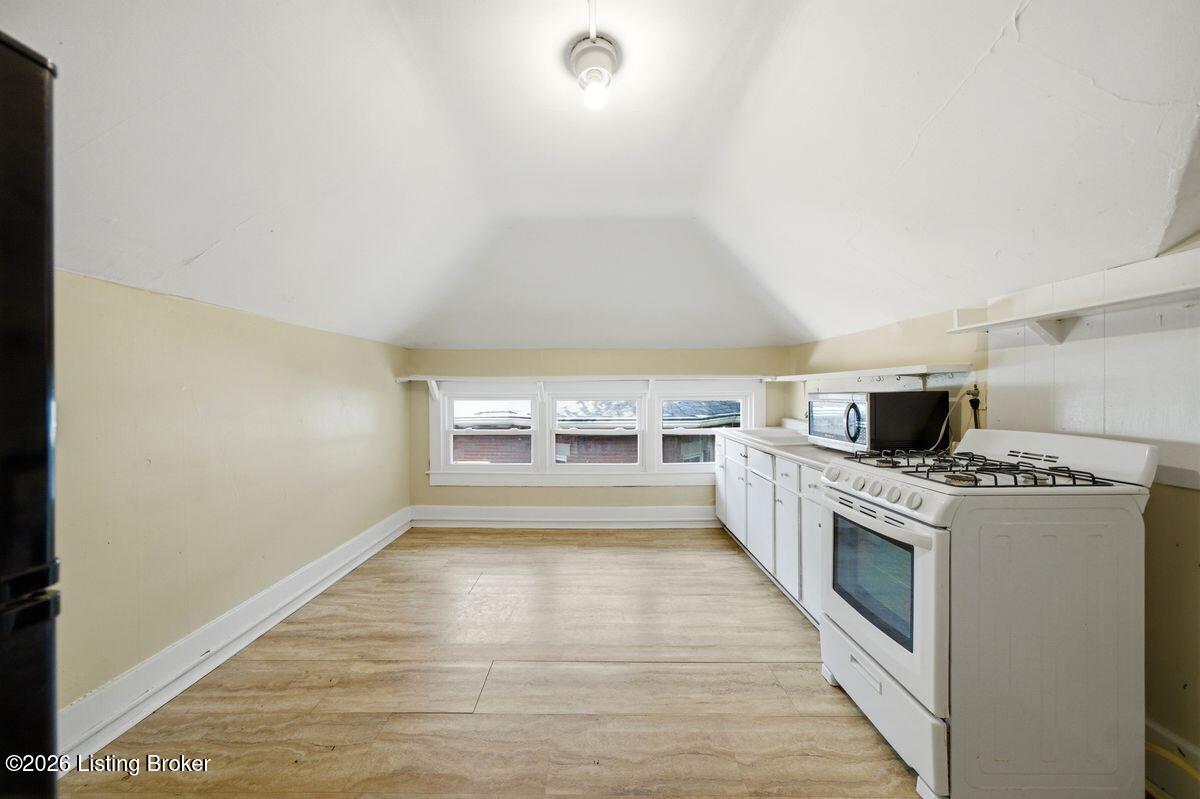 2114 Bonnycastle Ave Property Photo 32