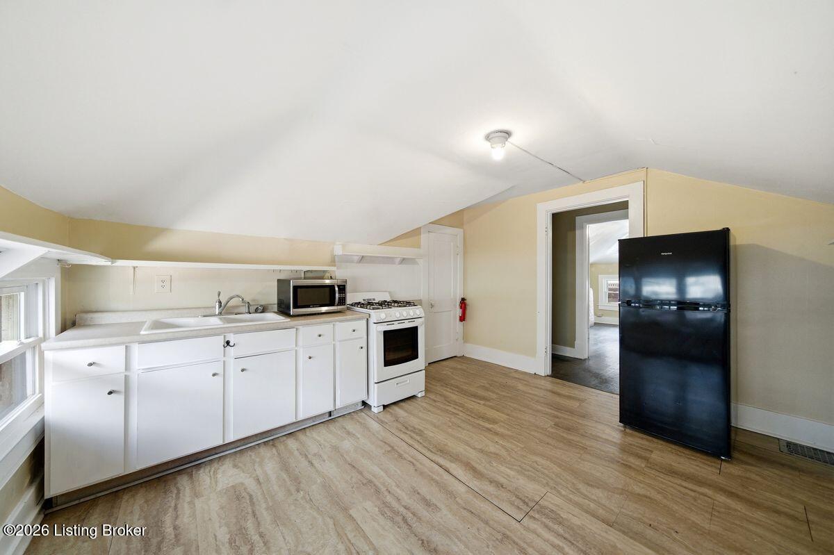 2114 Bonnycastle Ave Property Photo 33