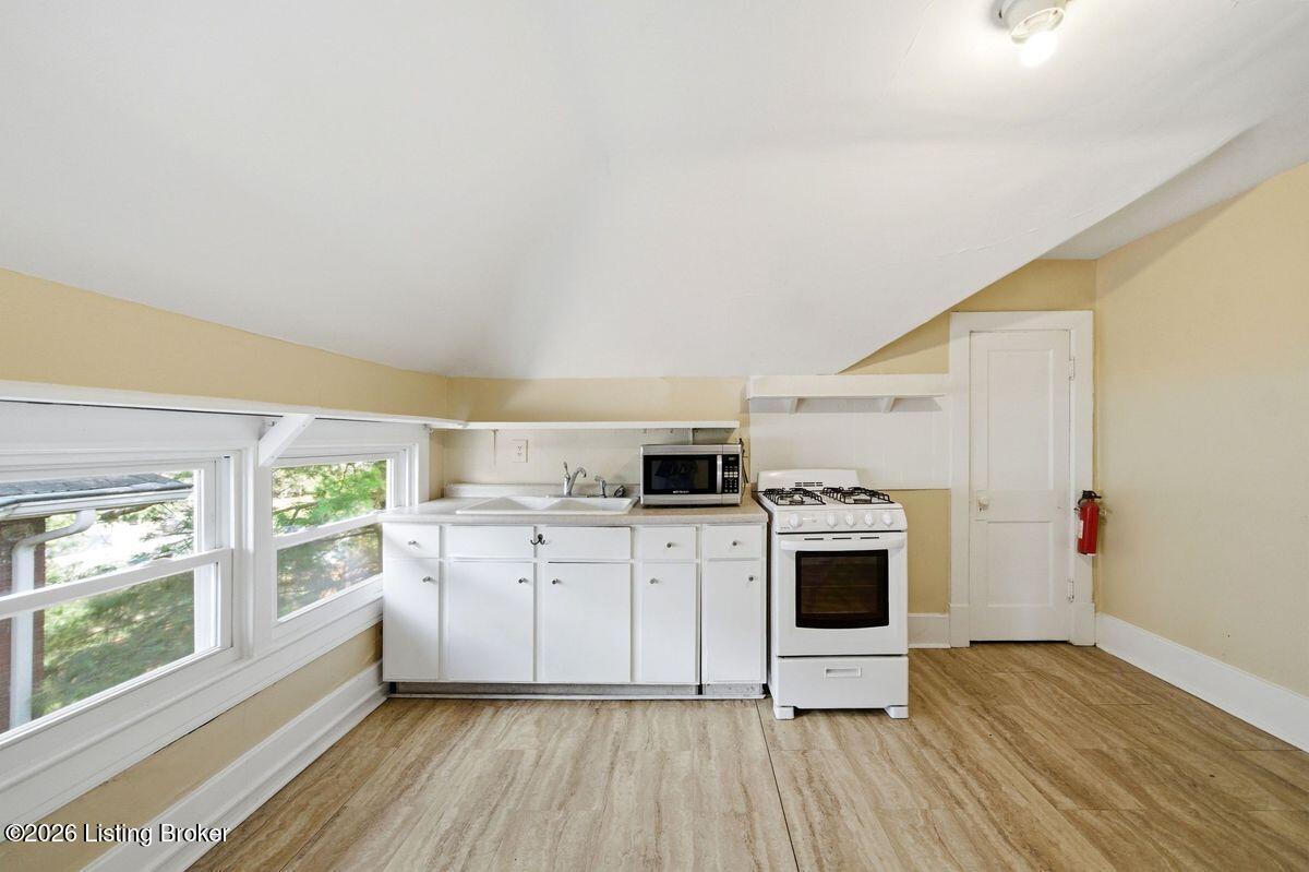 2114 Bonnycastle Ave Property Photo 34