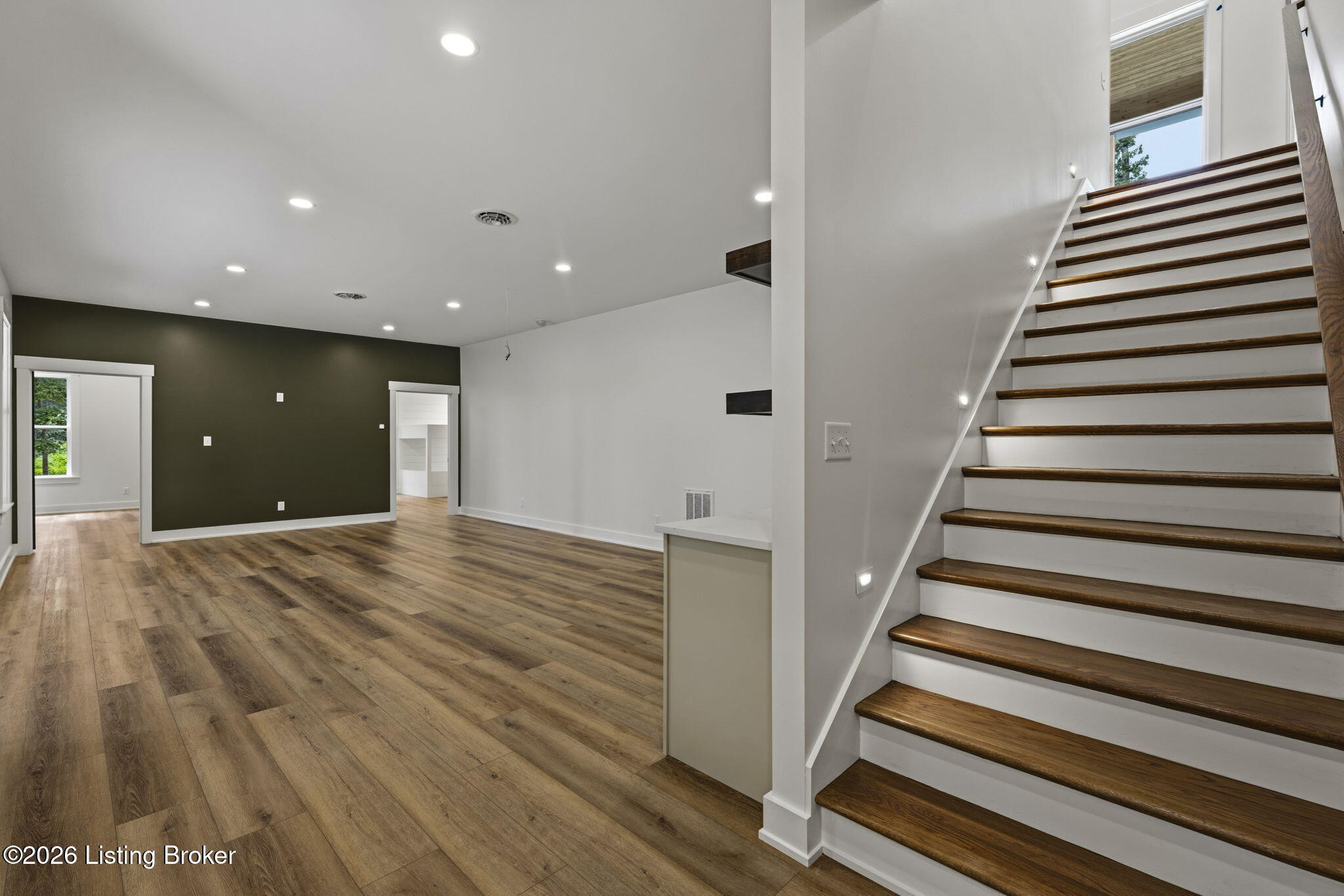 200 Vivienne Trace Property Photo 16