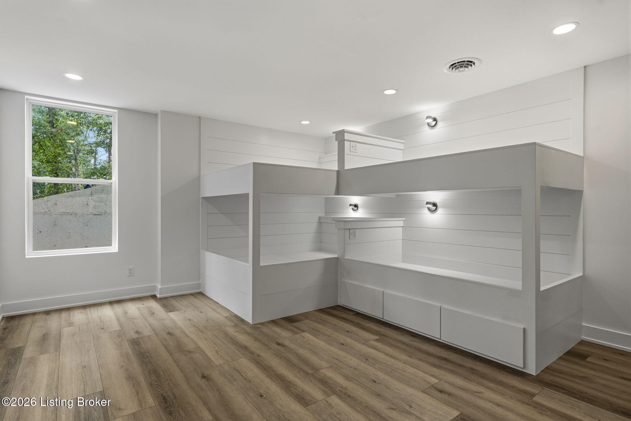 200 Vivienne Trace Property Photo 17