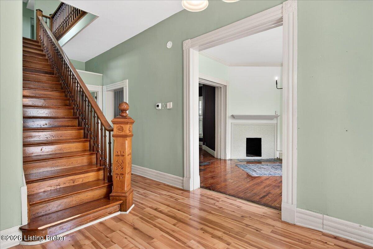 227 E Ormsby Ave Property Photo 2
