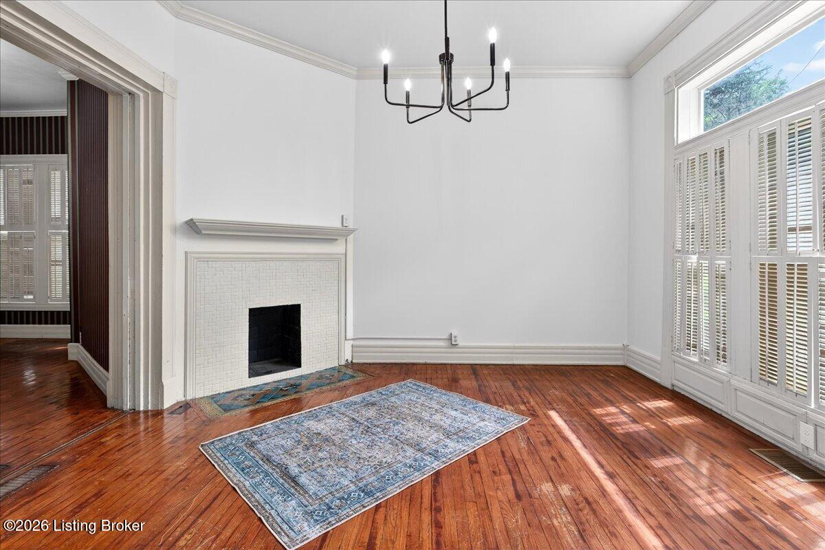 227 E Ormsby Ave Property Photo 4