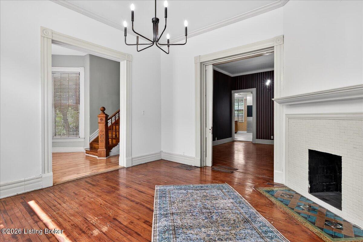 227 E Ormsby Ave Property Photo 6