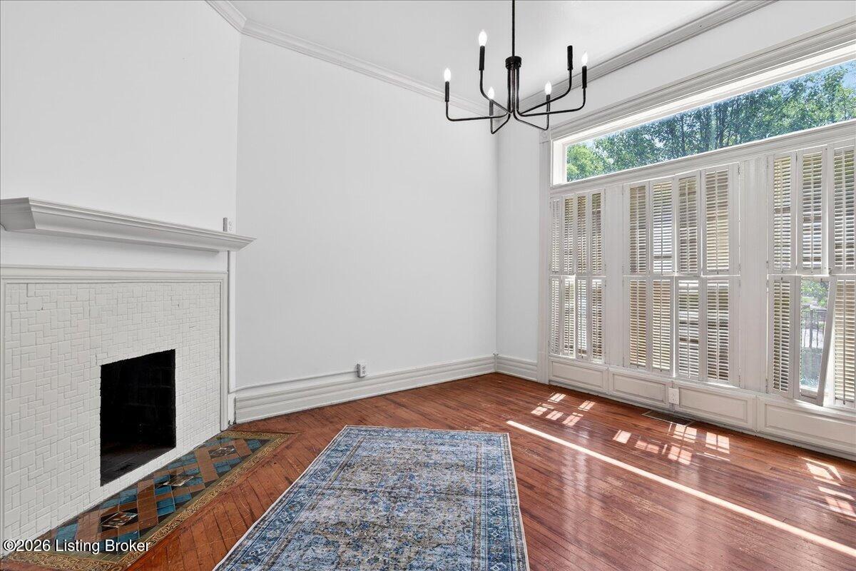 227 E Ormsby Ave Property Photo 7