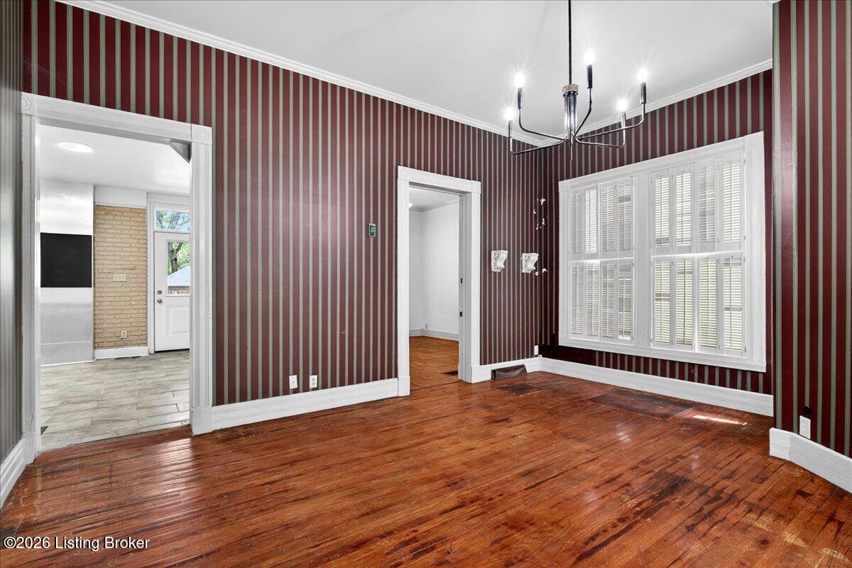 227 E Ormsby Ave Property Photo 10