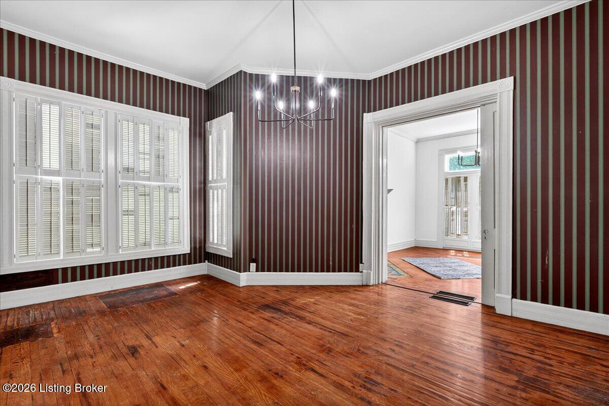 227 E Ormsby Ave Property Photo 11