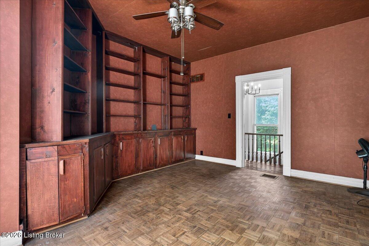 227 E Ormsby Ave Property Photo 19
