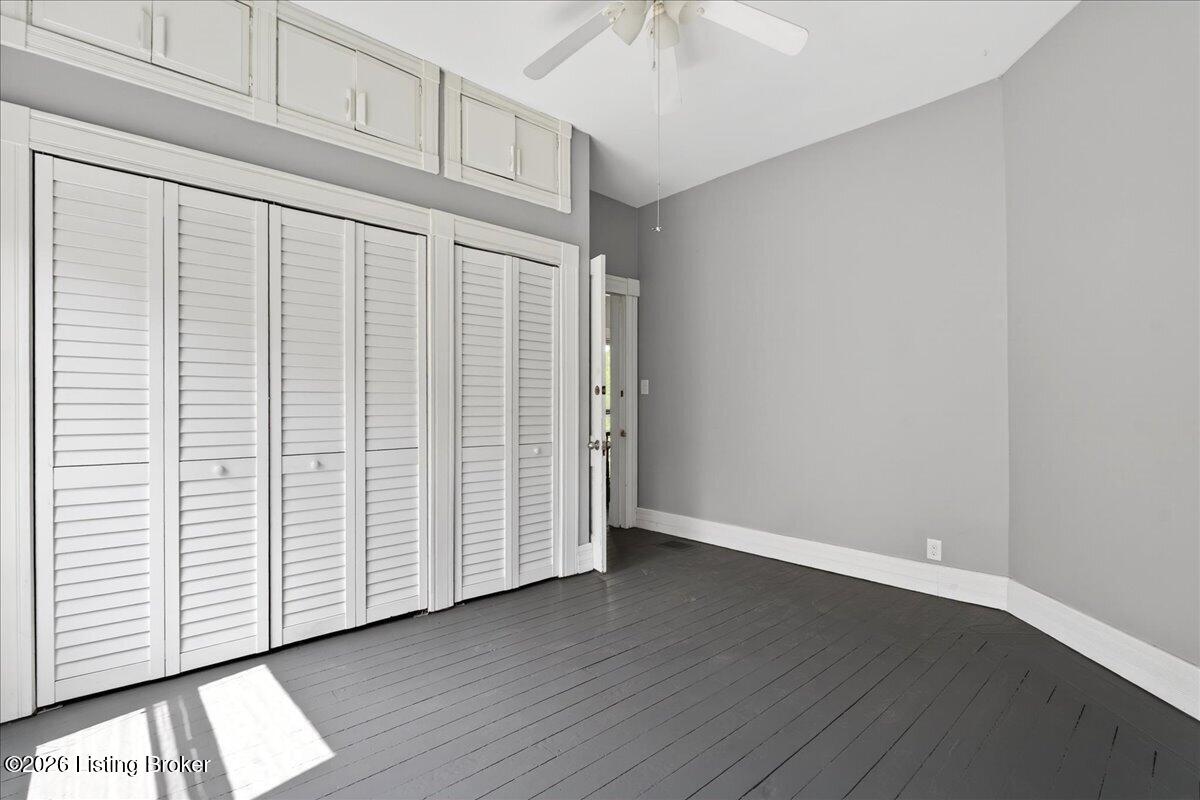 227 E Ormsby Ave Property Photo 27