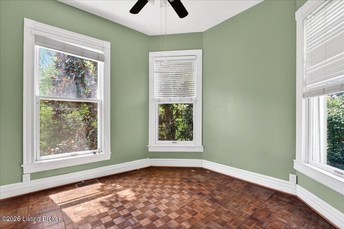 227 E Ormsby Ave Property Photo 28