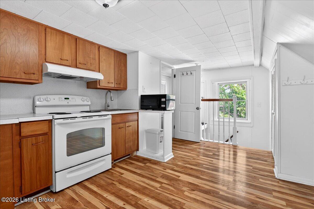 227 E Ormsby Ave Property Photo 33