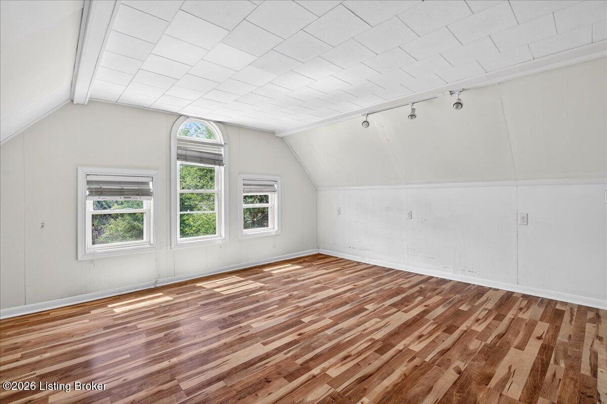 227 E Ormsby Ave Property Photo 34