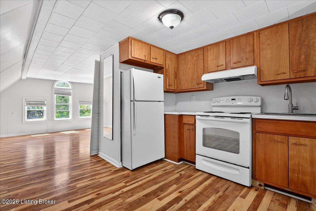 227 E Ormsby Ave Property Photo 36