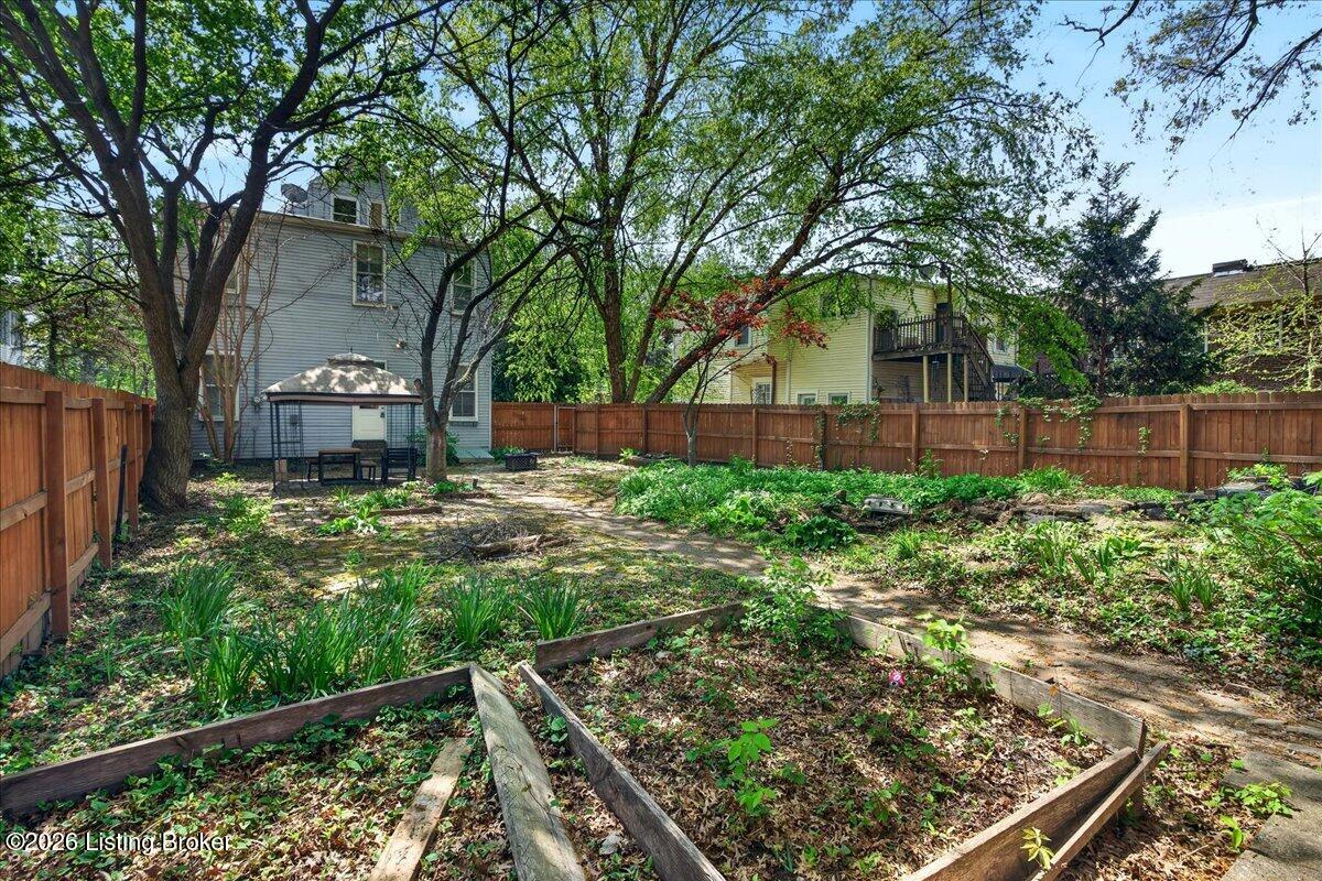 227 E Ormsby Ave Property Photo 42