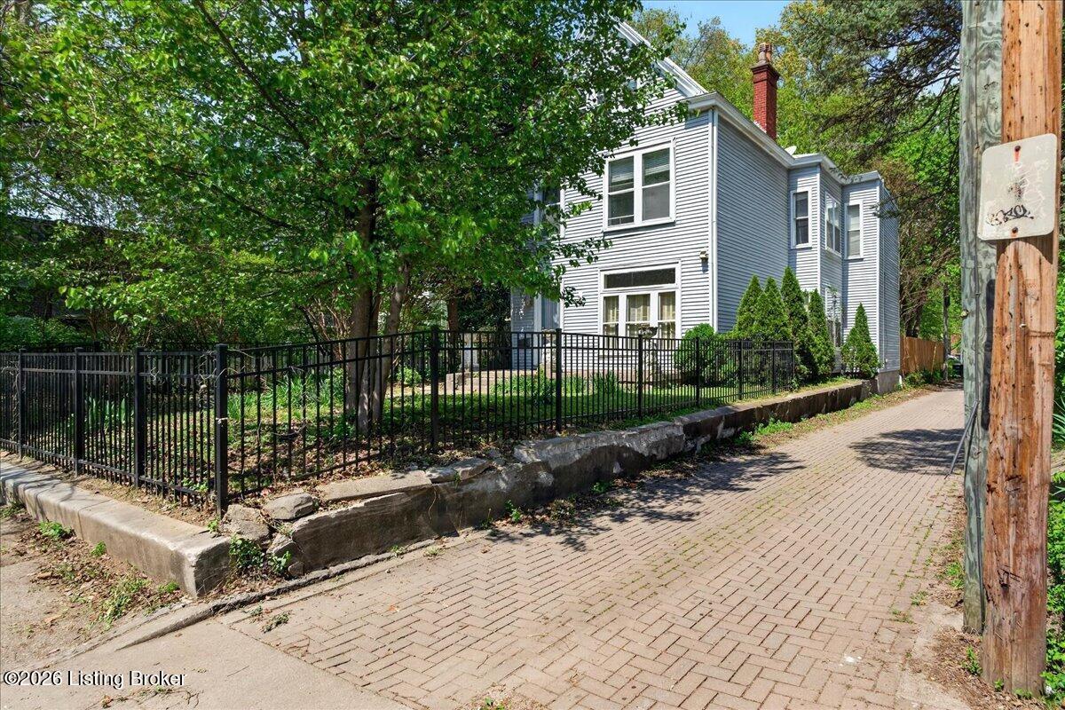 227 E Ormsby Ave Property Photo 44