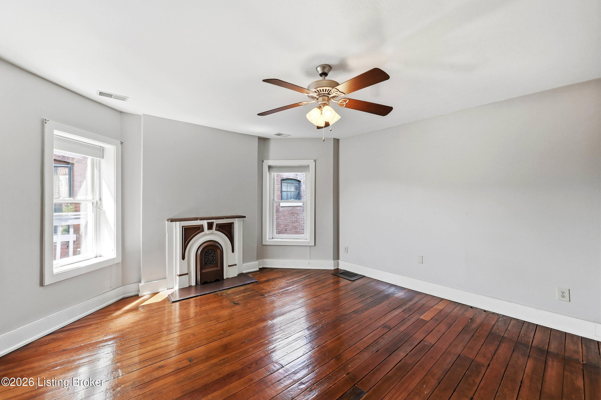 122 W Ormsby Ave Property Photo 37