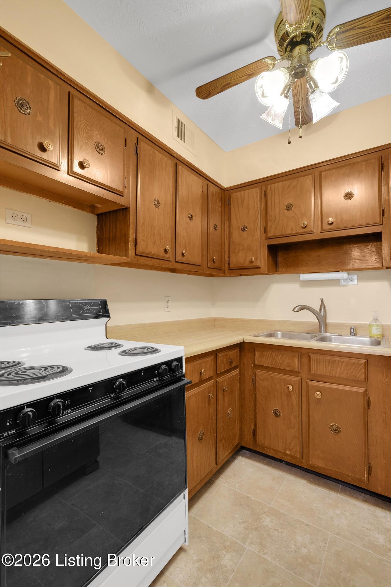 1954 Goldsmith Ln 3 Property Photo 11
