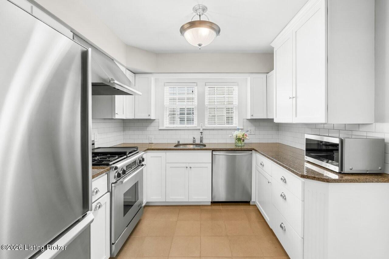 4029 St. Ives Ct Property Photo 13