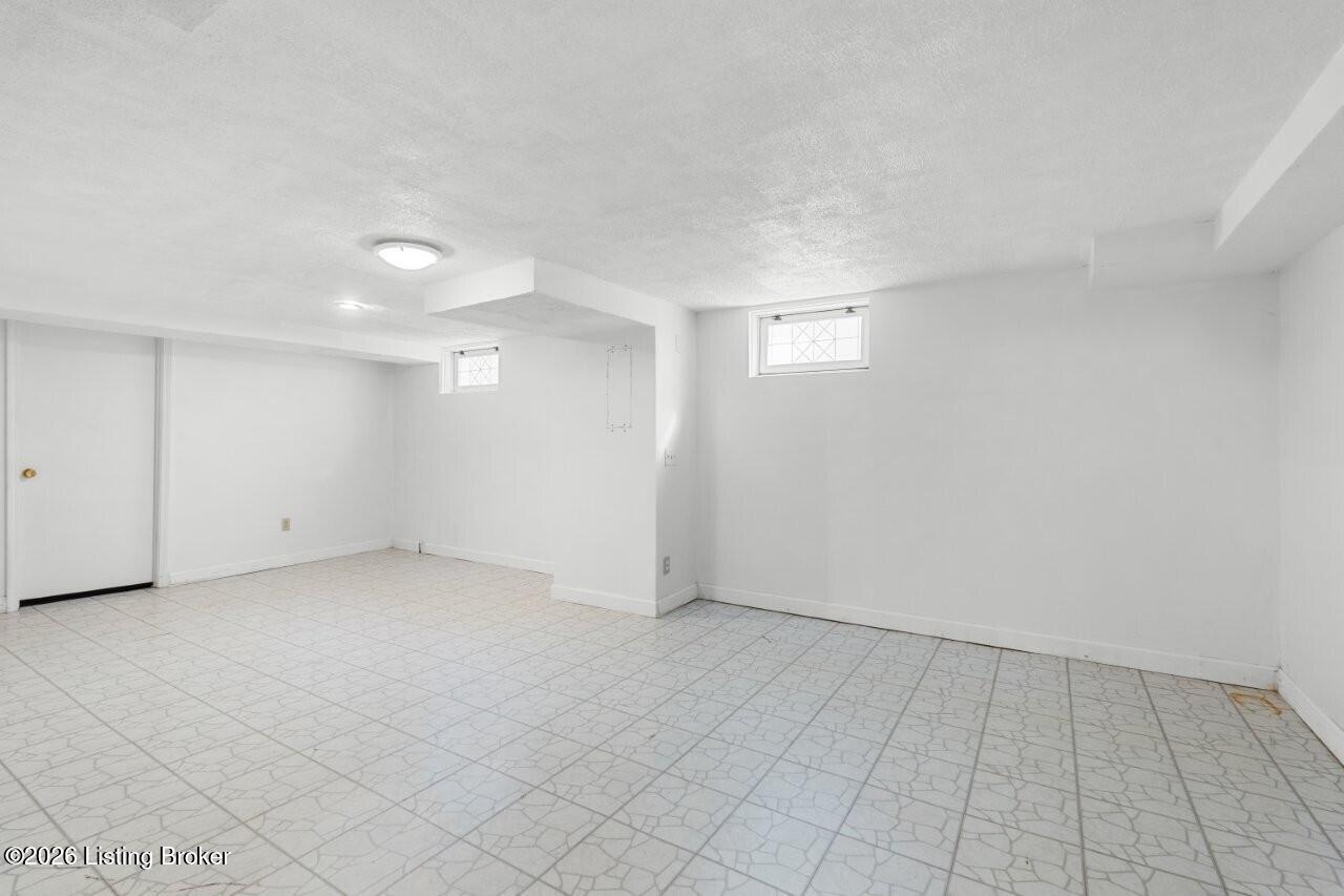 4029 St. Ives Ct Property Photo 34