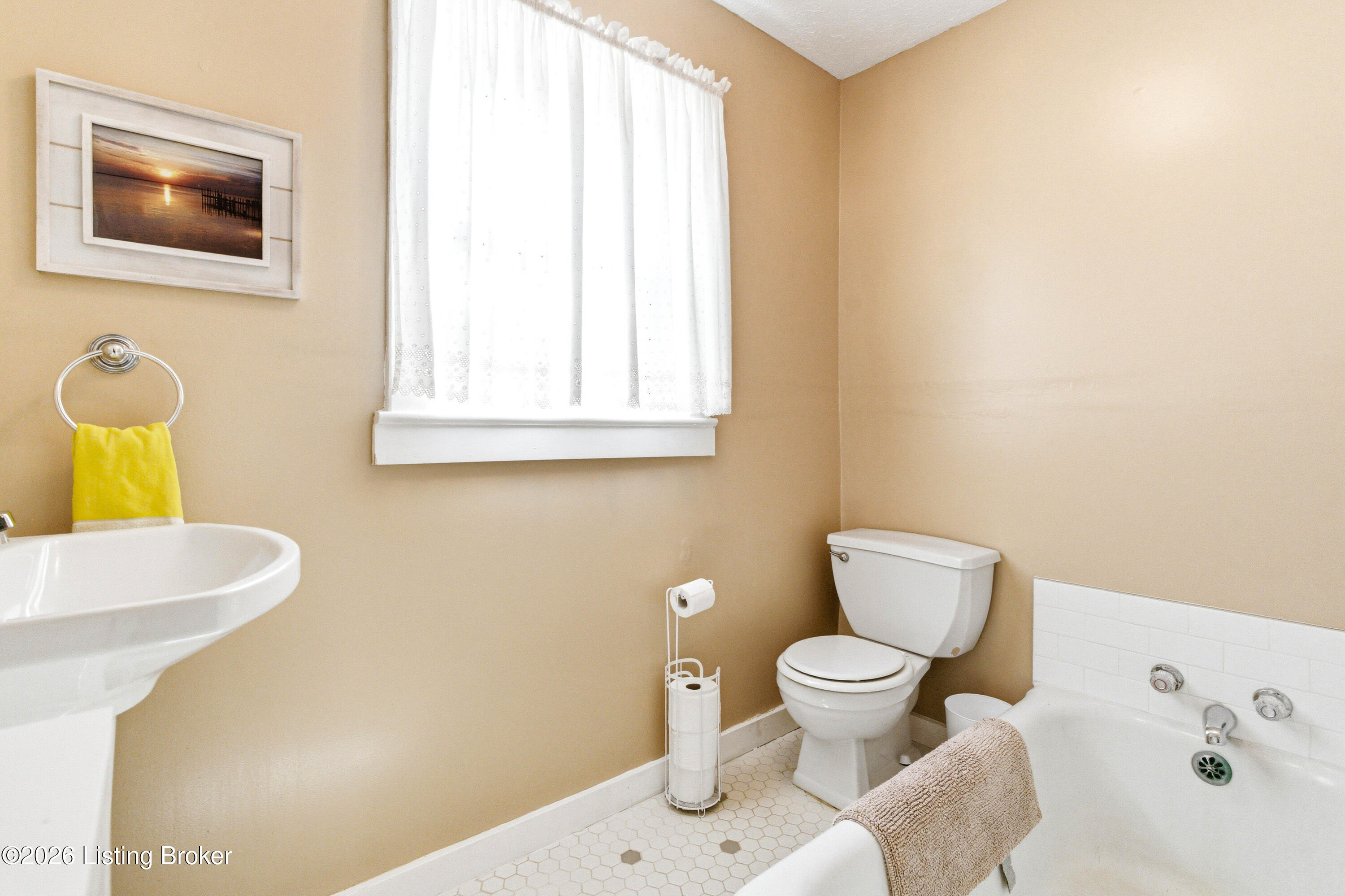 405 Lawrence St Property Photo 48