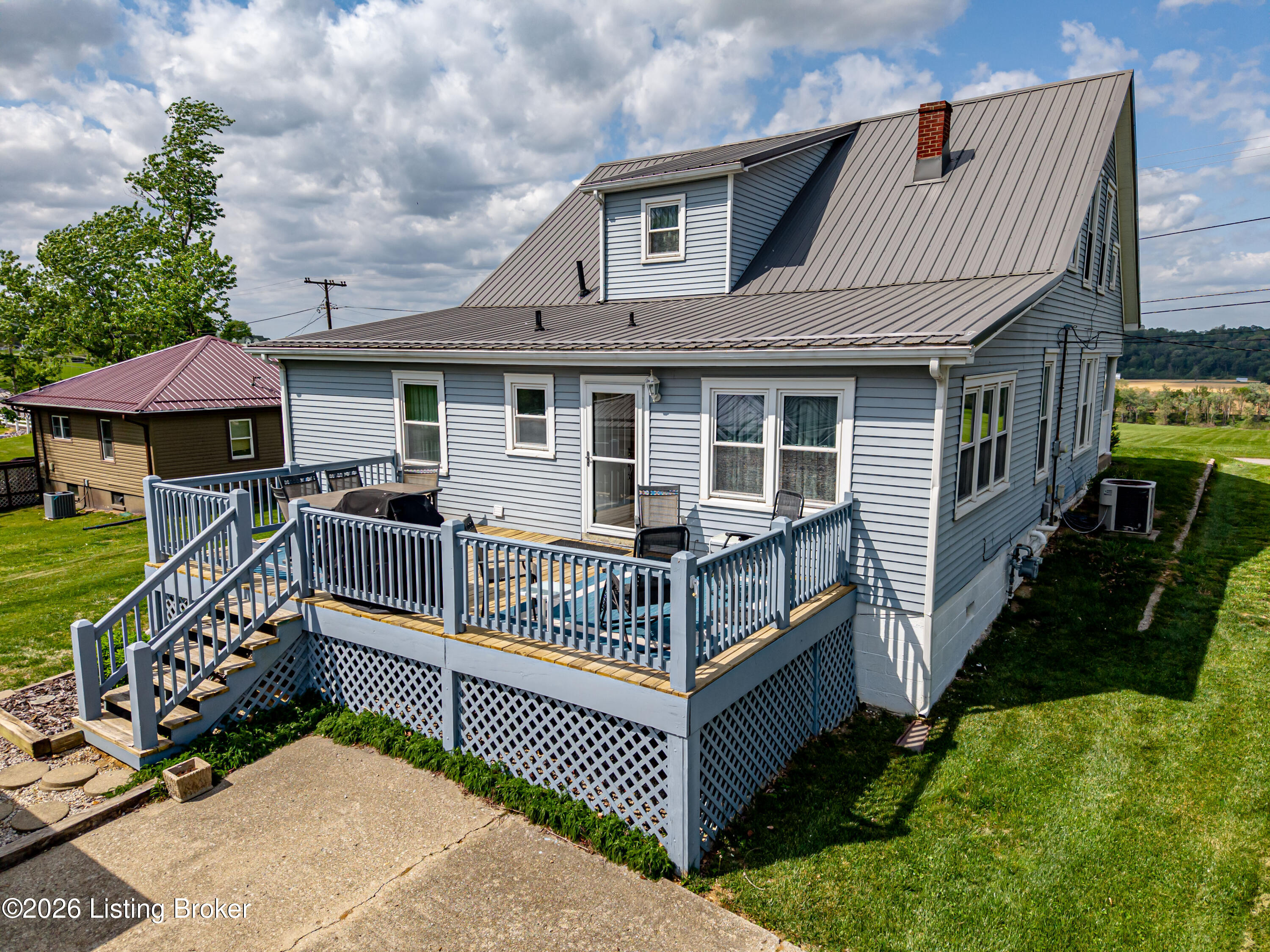 405 Lawrence St Property Photo 65