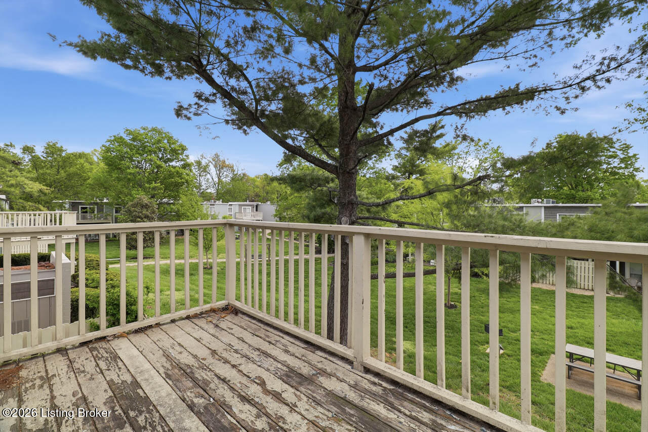 1935 Gardiner Ln D62 Property Photo 6