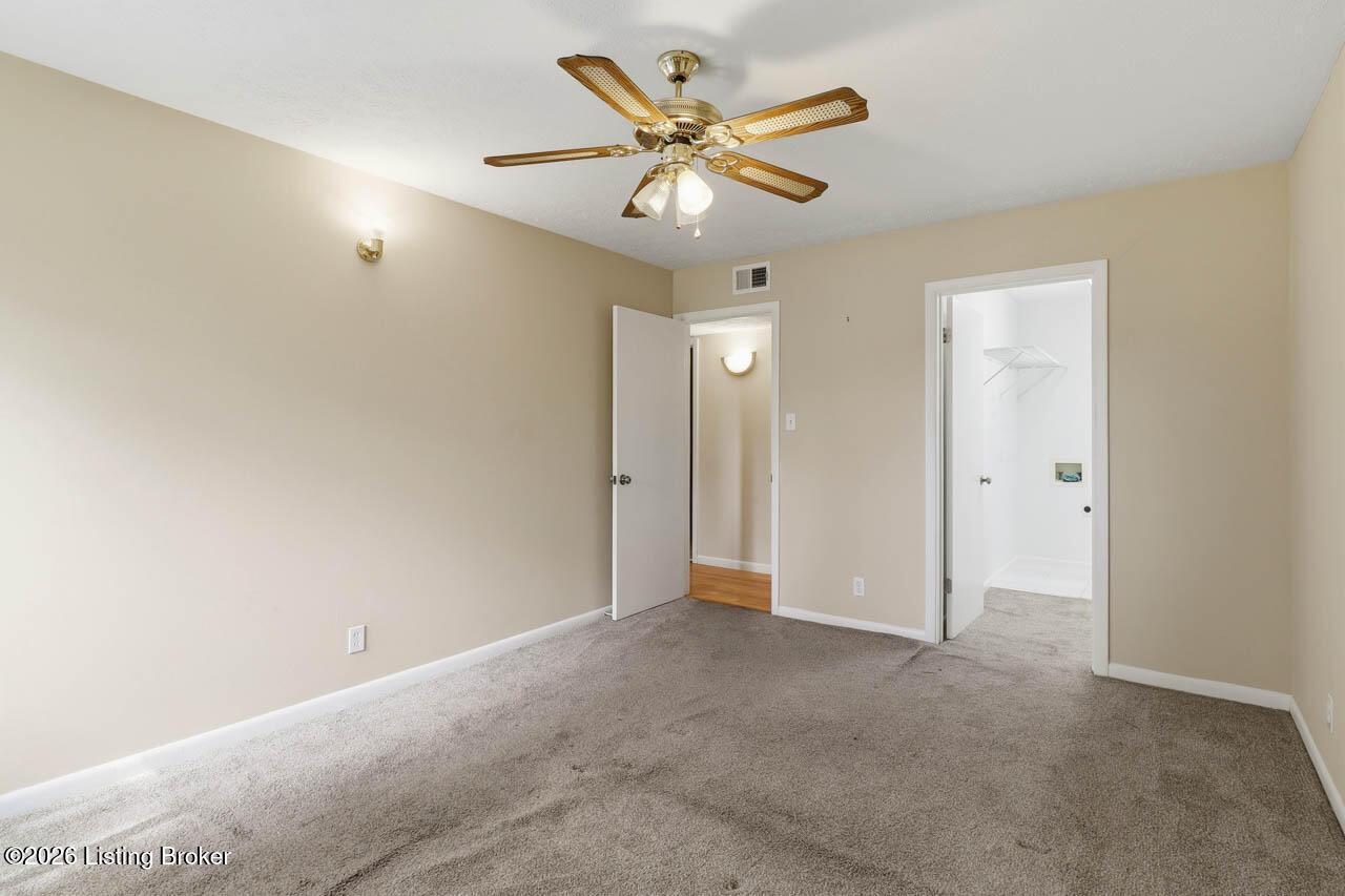 1935 Gardiner Ln D62 Property Photo 17