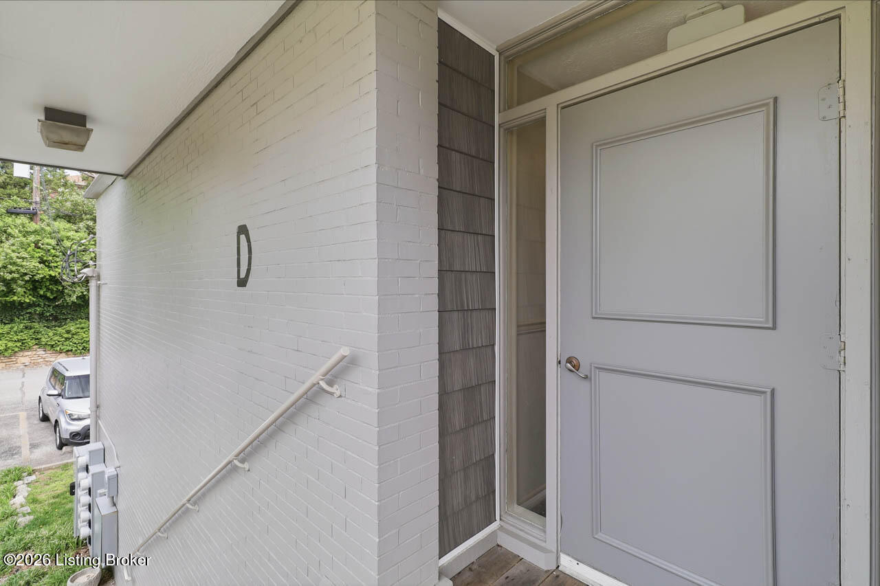 1935 Gardiner Ln D62 Property Photo 29