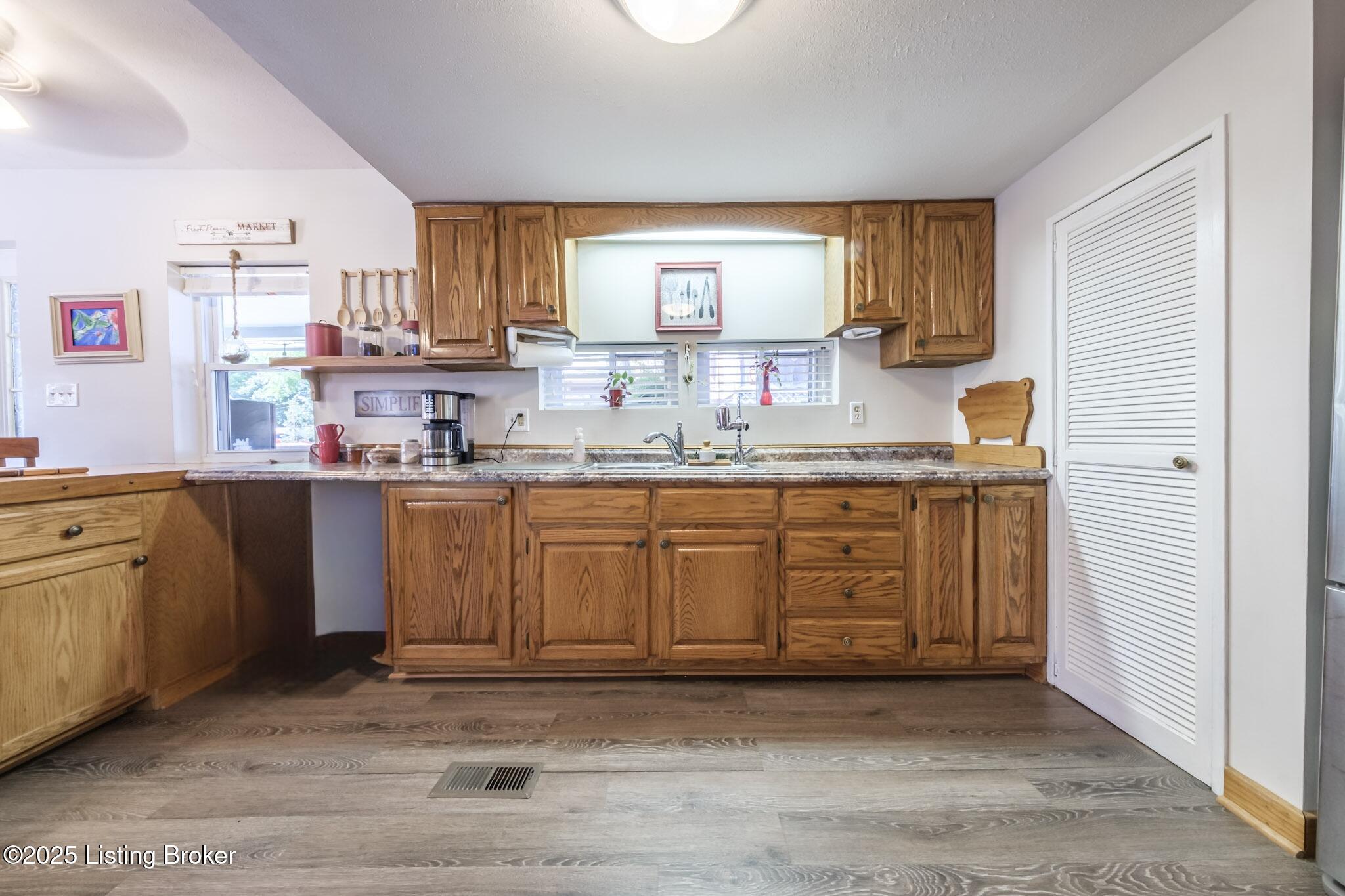 498 Rainbow Knob Ln Property Photo 10