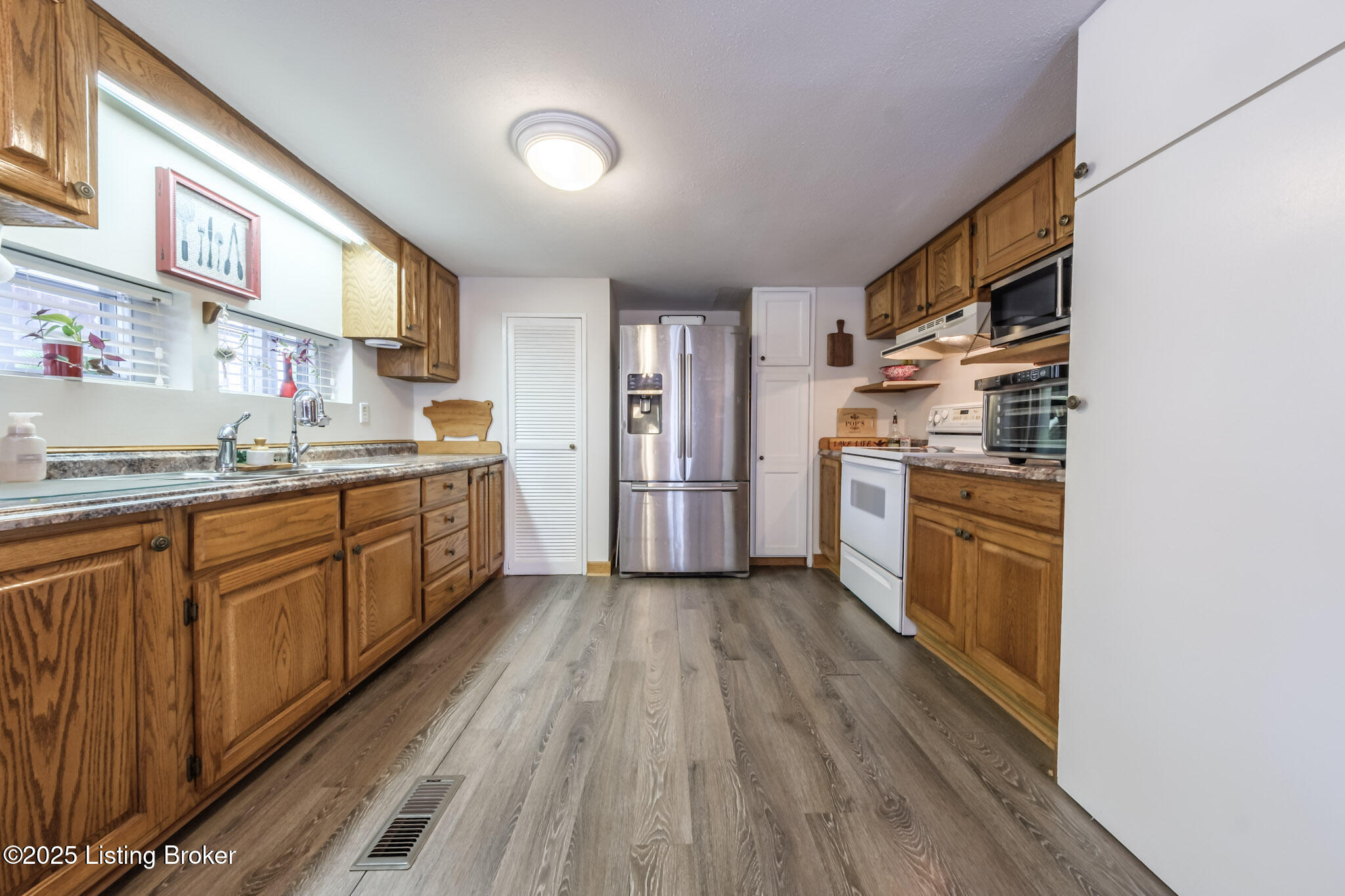 498 Rainbow Knob Ln Property Photo 11